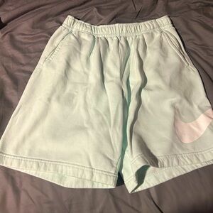 nike shorts never worn